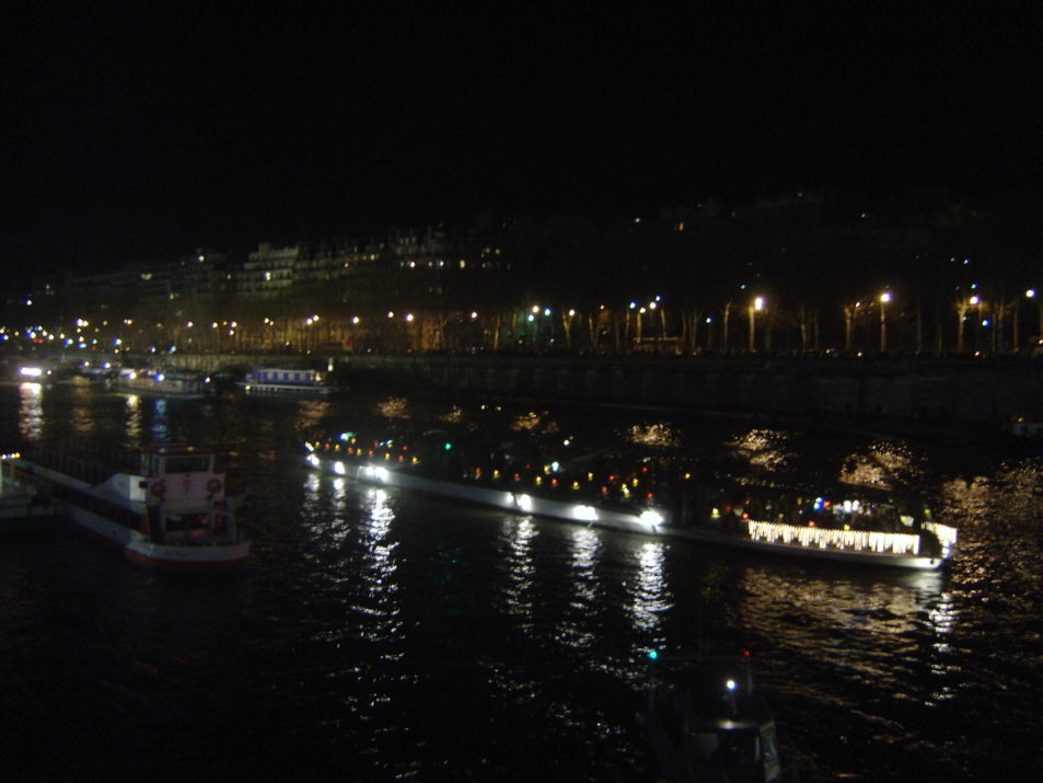 Rio Sena, em Paris